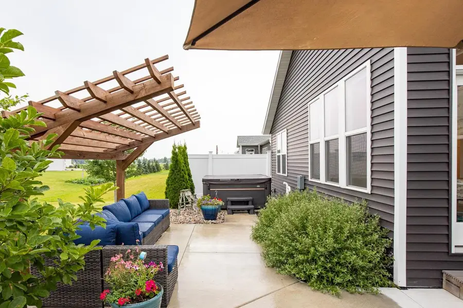 2901 E TURQUOISE LANE, Appleton, WI 54913 - #3