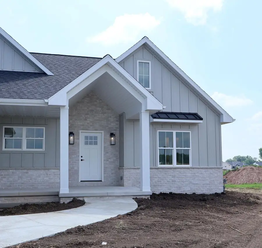 773 ROYAL ST PATS DRIVE, Wrightstown, WI 54180 - #2