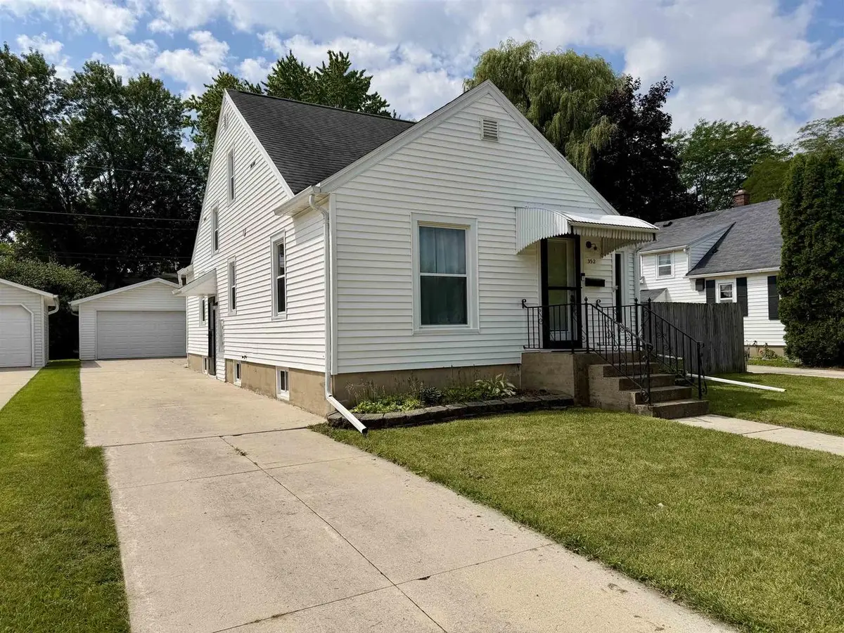 352 E 11TH STREET, Fond Du Lac, WI 54935 - #1