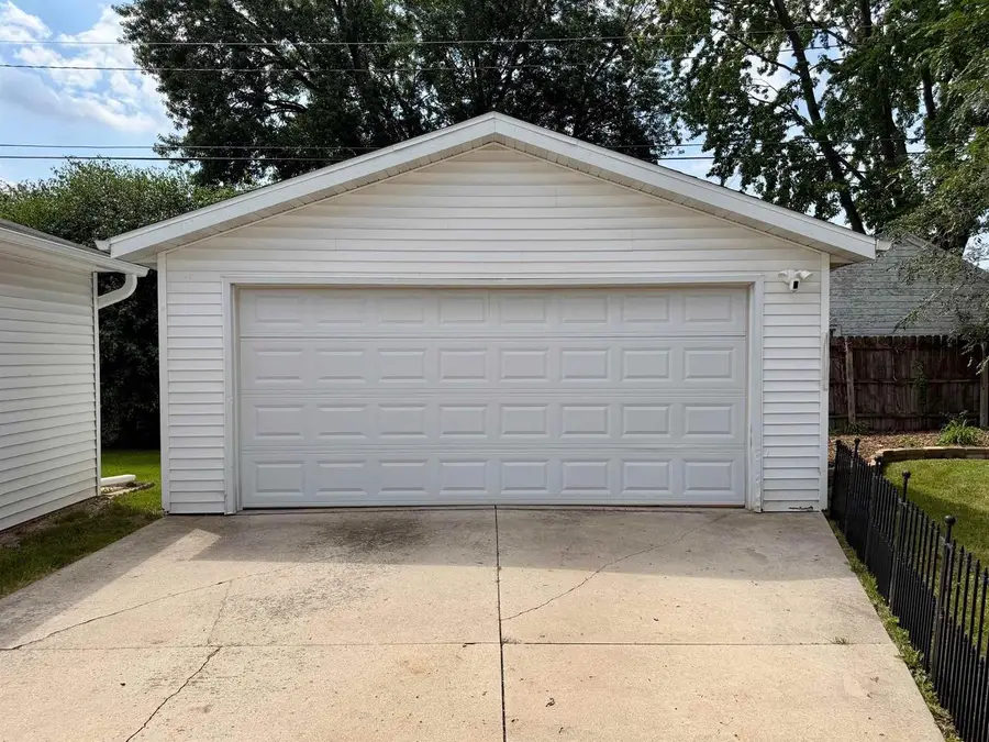 352 E 11TH STREET, Fond Du Lac, WI 54935 - #3