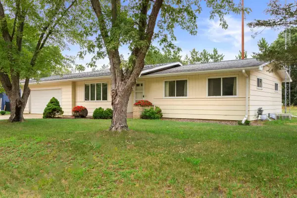 216 W PRAIRIE STREET, Wautoma, WI 54982