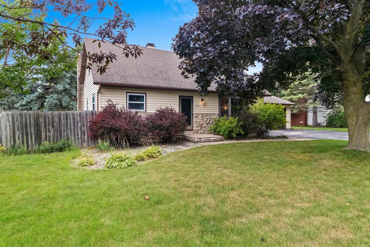 1412 LINDA AVENUE, Menasha, WI 54952 - #1