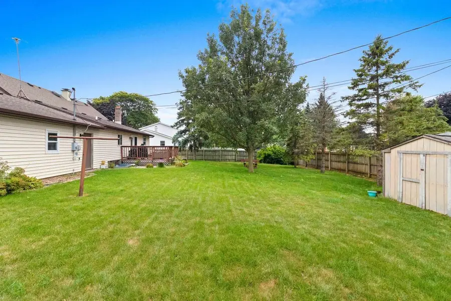 1412 LINDA AVENUE, Menasha, WI 54952 - #3