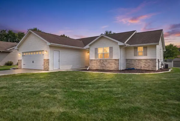 2540 MANITOWOC ROAD, Green Bay, WI 54311