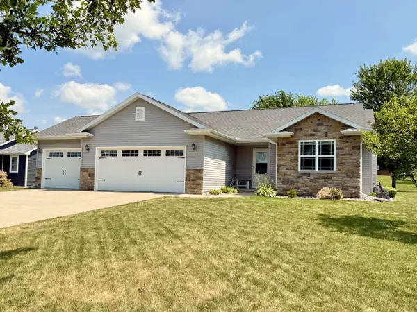 W6127 SHERWOOD POINT DRIVE, Greenville, WI 54942