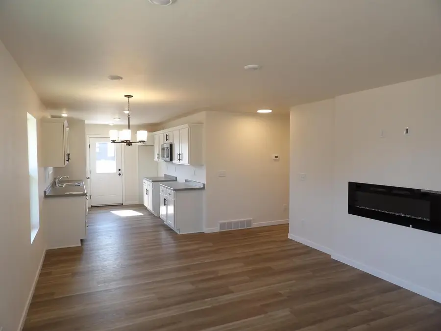 2509 LAWRENCE DRIVE, De Pere, WI 54115 - #3