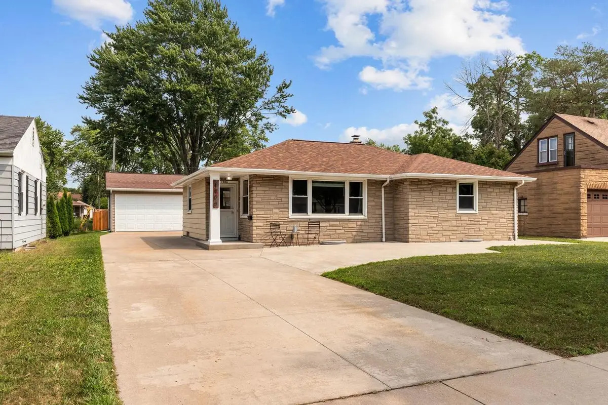 1906 S MEMORIAL DRIVE, Appleton, WI 54915 - #1
