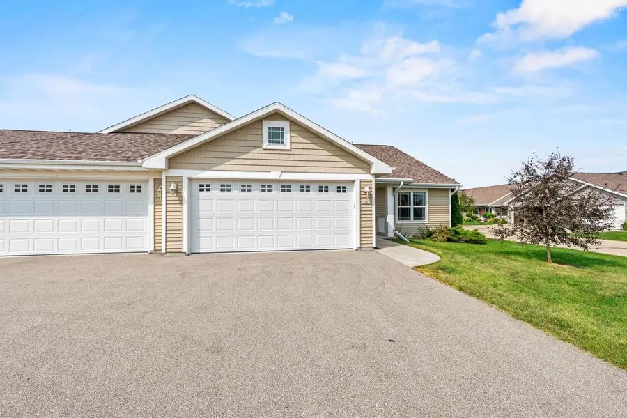 3292 ELK RIDGE DRIVE, Oshkosh, WI 54904 - #2