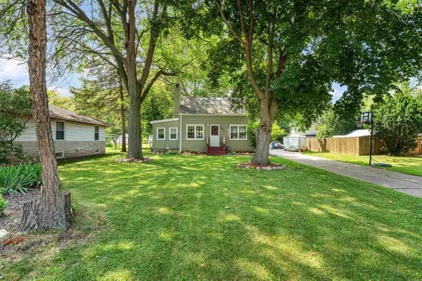 1427 OAK STREET, Oshkosh, WI 54901