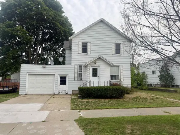 1516 SHERMAN STREET, Marinette, WI 54143