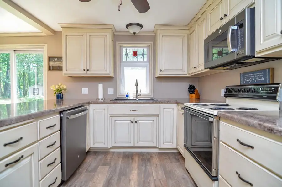 5251 STILES ROAD, Lena, WI 54139 - #3