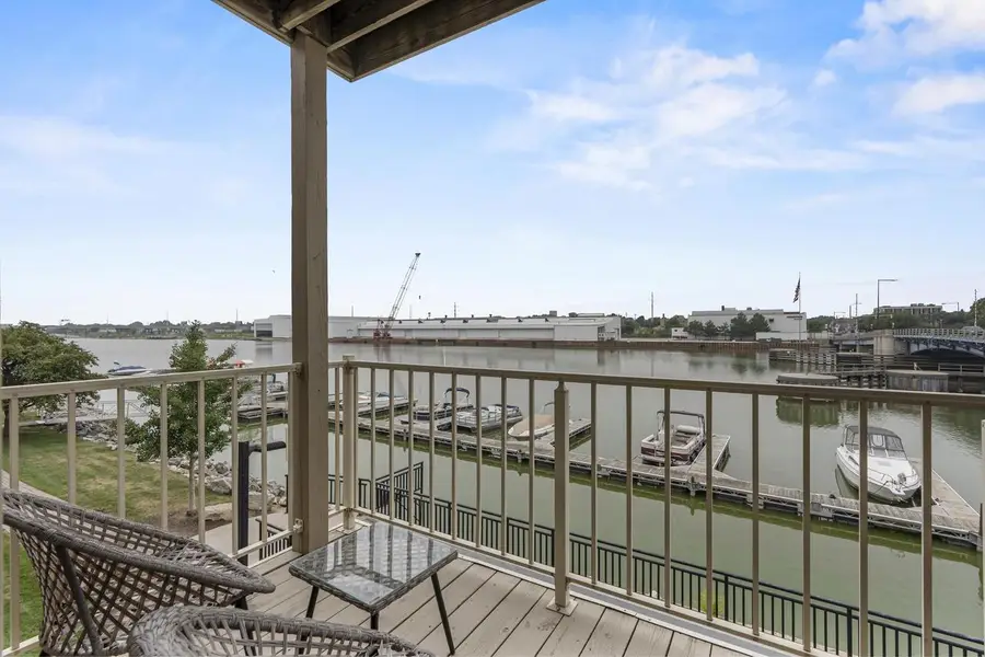118 S WASHINGTON STREET  #203B, Green Bay, WI 54301 - #2