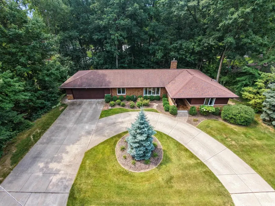 2450 HILLSIDE LANE, Green Bay, WI 54302 - #2