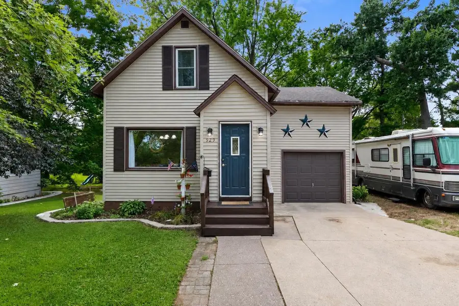 929 S BARTLETT STREET, Shawano, WI 54166 - #2