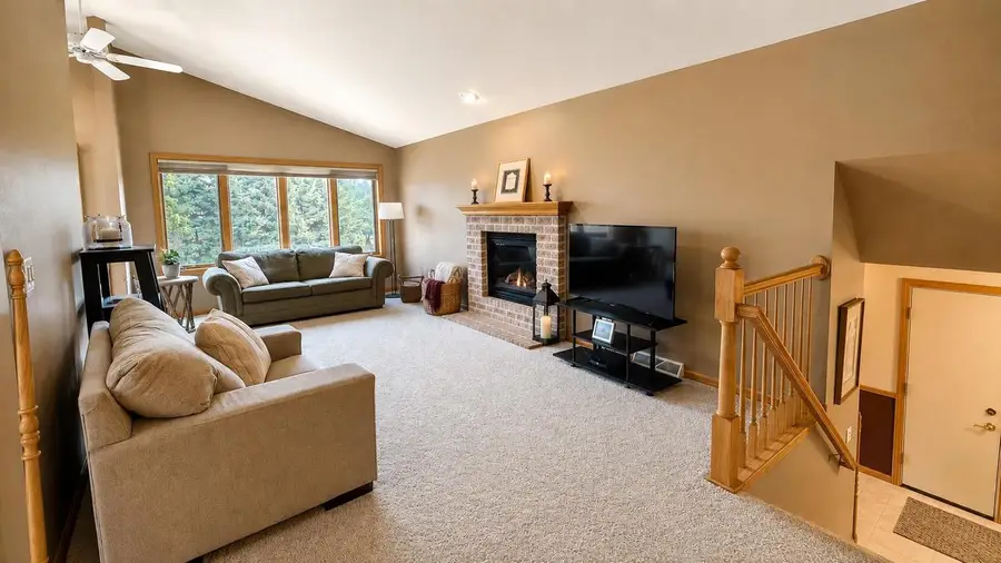 3171 MOCKINGBIRD WAY, Oshkosh, WI 54904 - #3