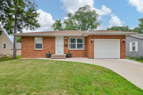 1724 N ULLMAN STREET, Appleton, WI 54911