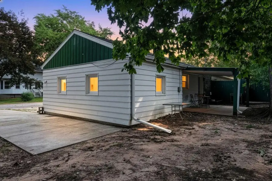 101 W WHITNEY STREET, Green Bay, WI 54301 - #3