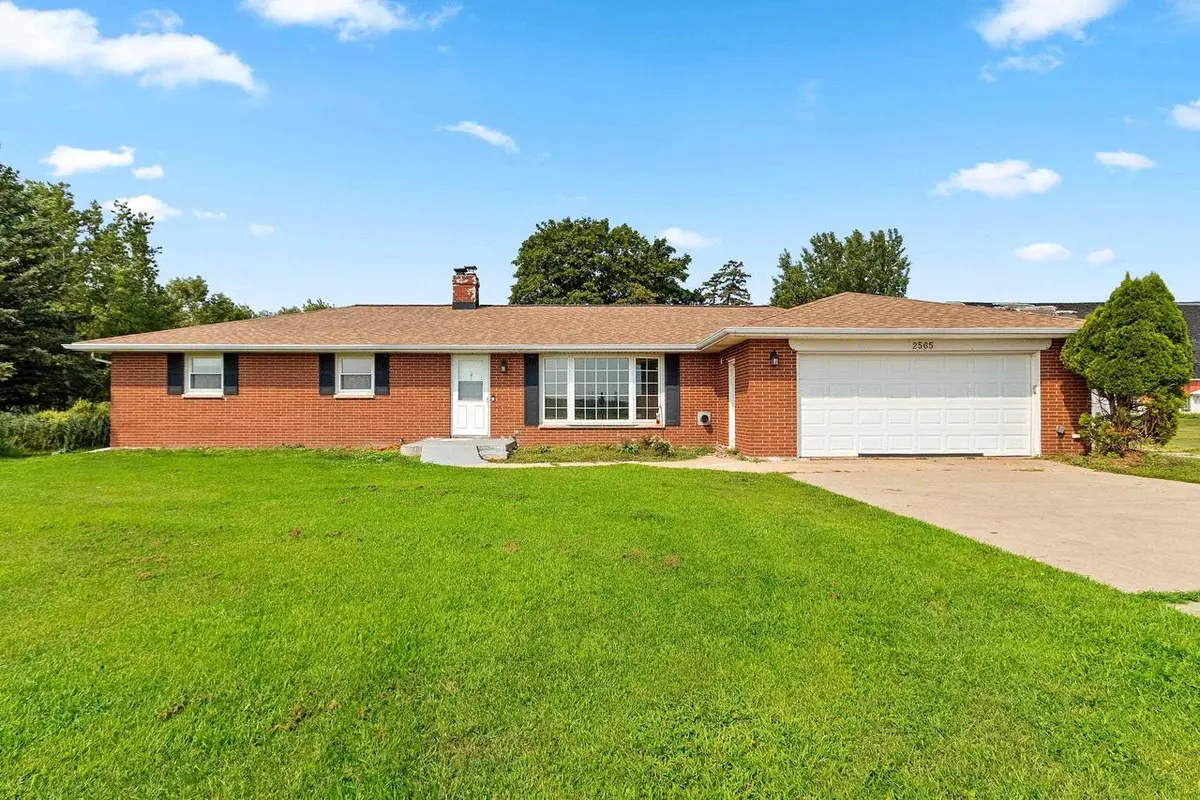 2565 S PINE TREE ROAD, De Pere, WI 54115 - #1