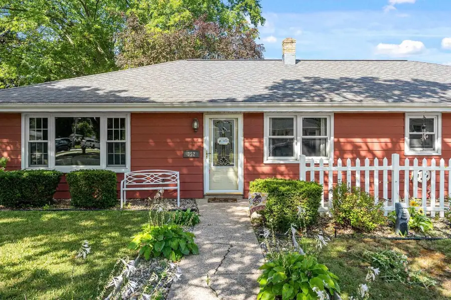 352 S JAMES STREET, Kimberly, WI 54136 - #2