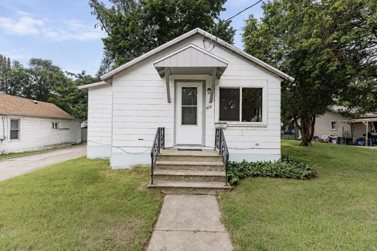 610 E SCHURZ STREET, Shawano, WI 54166 - #1