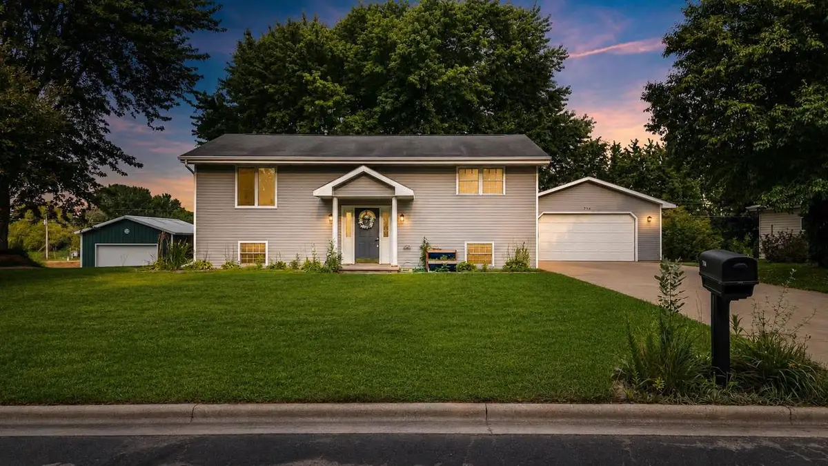 714 GIESE STREET, Hortonville, WI 54944 - #1