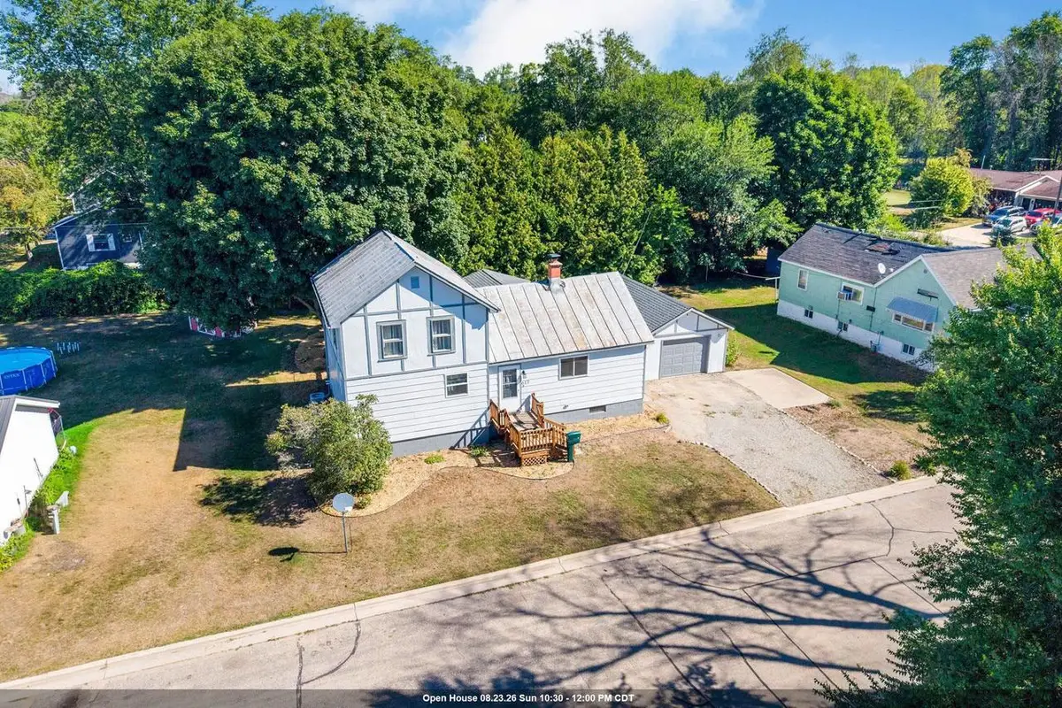 617 4TH STREET, Oconto, WI 54153 - #1