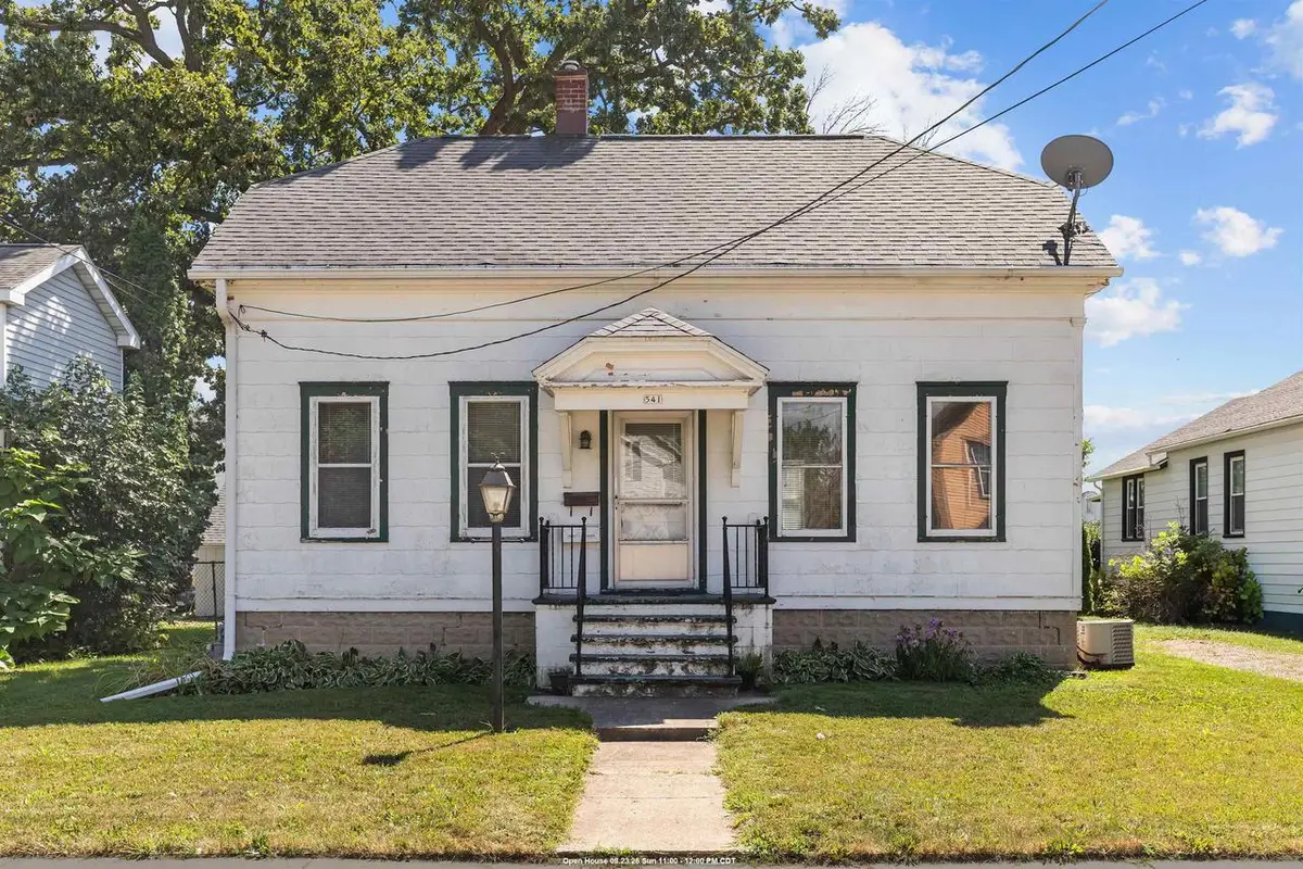 541 CEAPE AVENUE, Oshkosh, WI 54901 - #1