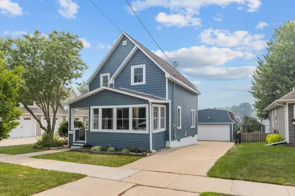 537 BROAD STREET, Menasha, WI 54952