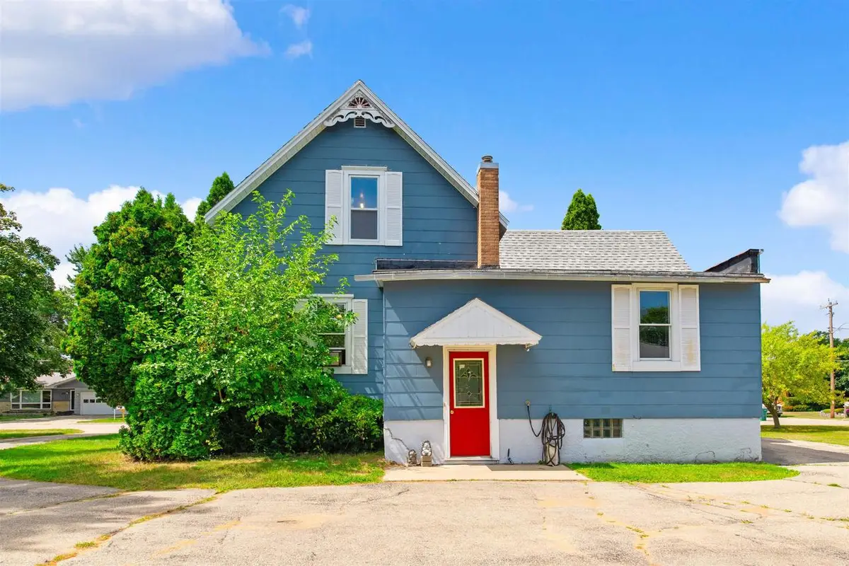2706 SHORE DRIVE, Marinette, WI 54143 - #1