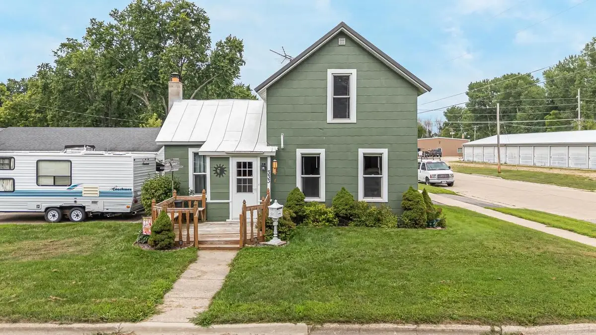 333 LYON STREET, New London, WI 54961 - #1