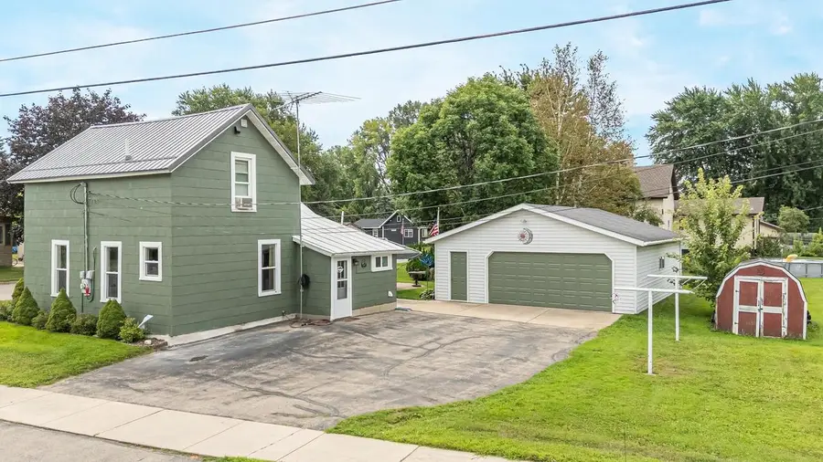 333 LYON STREET, New London, WI 54961 - #2