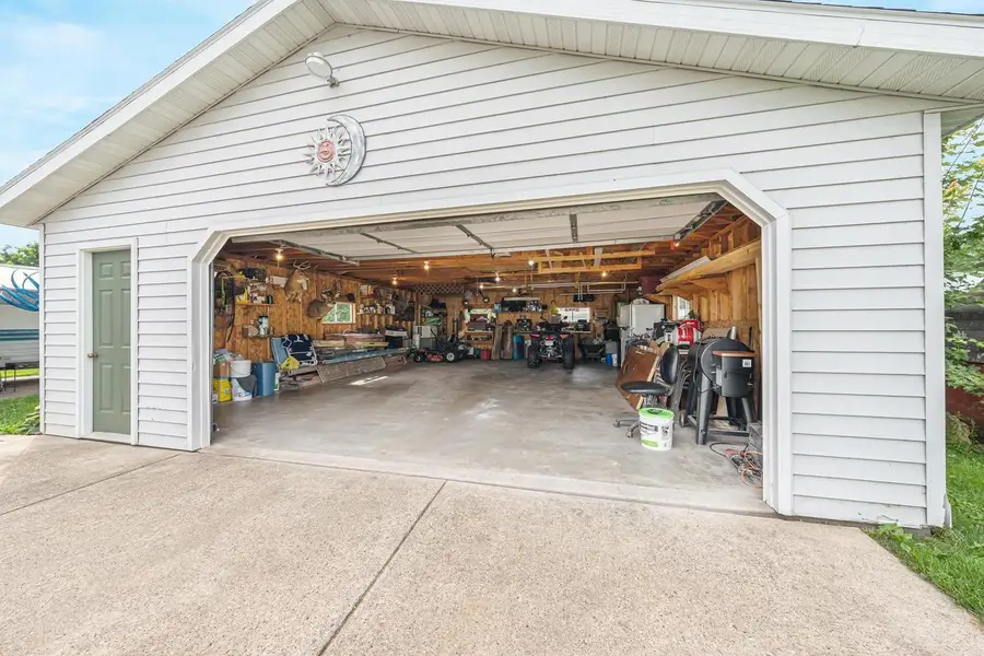 333 LYON STREET, New London, WI 54961 - #3