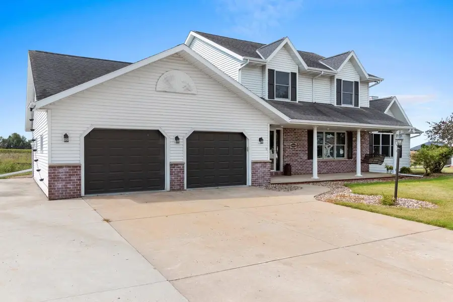 2820 BLUE SPRUCE DRIVE, Green Bay, WI 54311 - #2