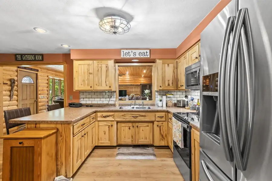 1261 GAVIN ROAD, Neenah, WI 54956 - #3