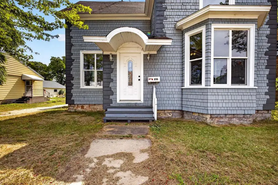 816 MARINETTE AVENUE, Marinette, WI 54143 - #2