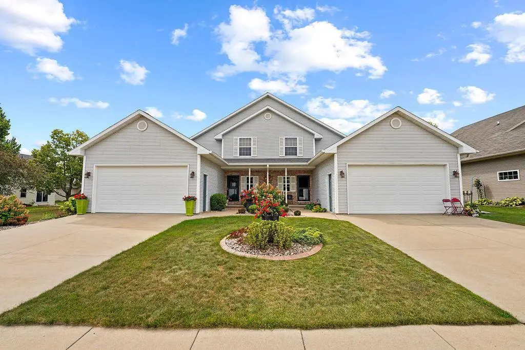 711 W PACKER AVENUE, Oshkosh, WI 54901 - #1
