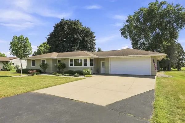 4521 W CAPITOL DRIVE, Appleton, WI 54913