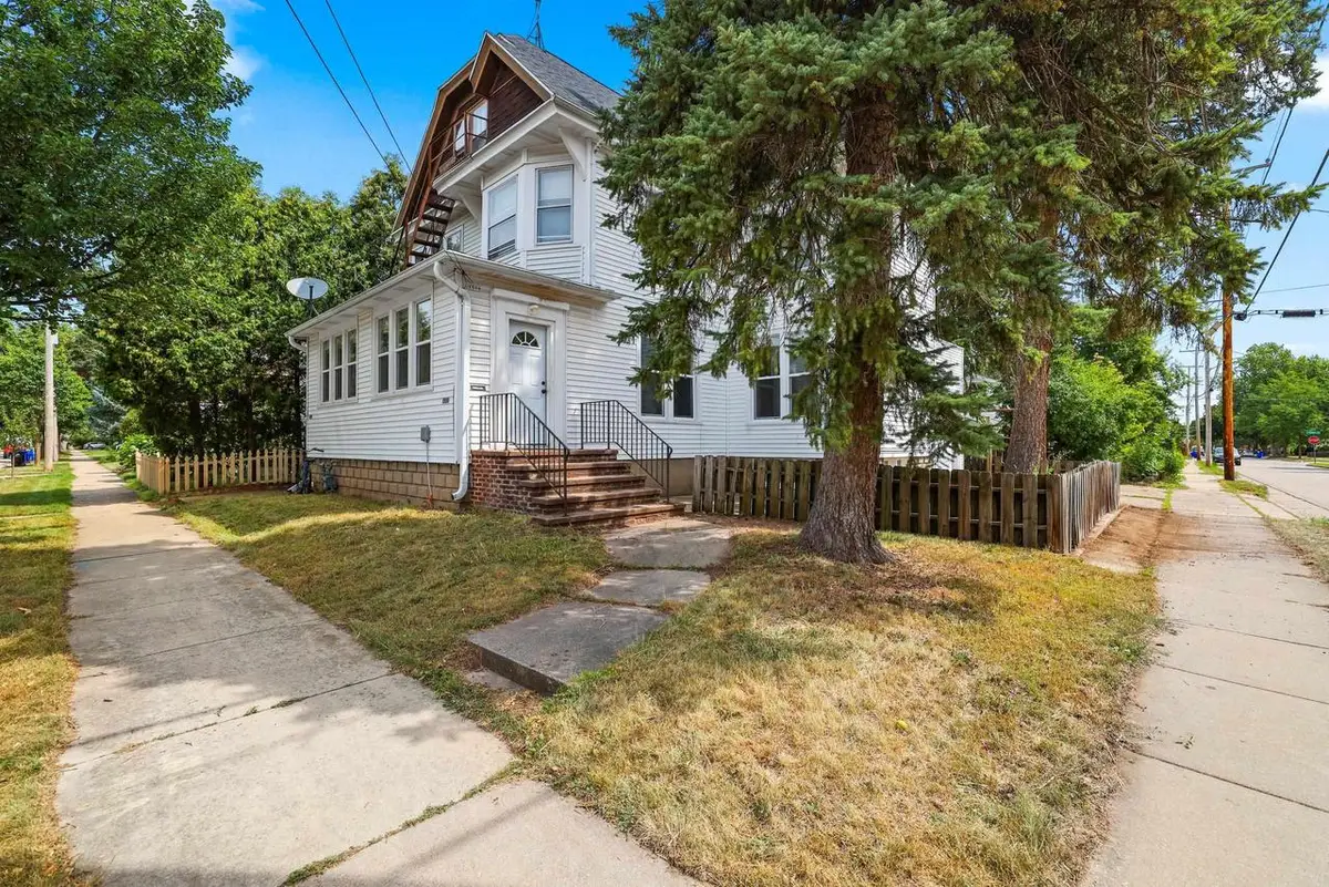 1500 N APPLETON STREET, Appleton, WI 54911 - #1