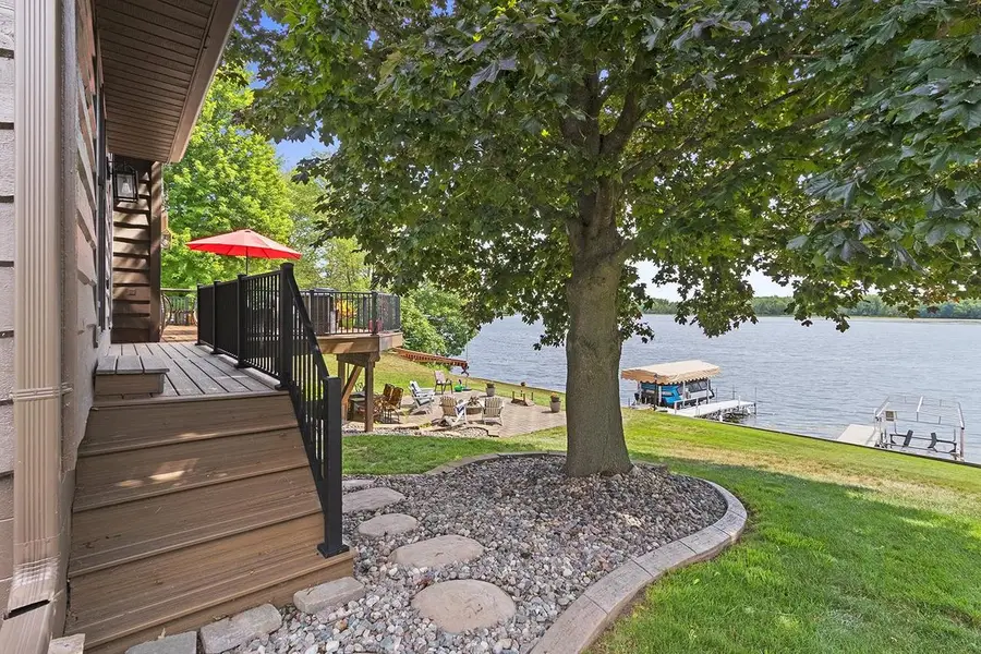 125 W HIGHLAND DRIVE, Oconto Falls, WI 54154 - #2