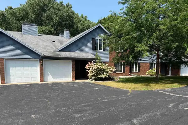 2935 MOSSY OAK CIRCLE, Green Bay, WI 54311