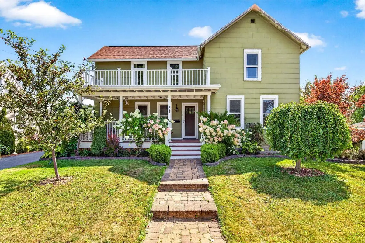 824 S WEIMAR STREET, Appleton, WI 54915 - #1