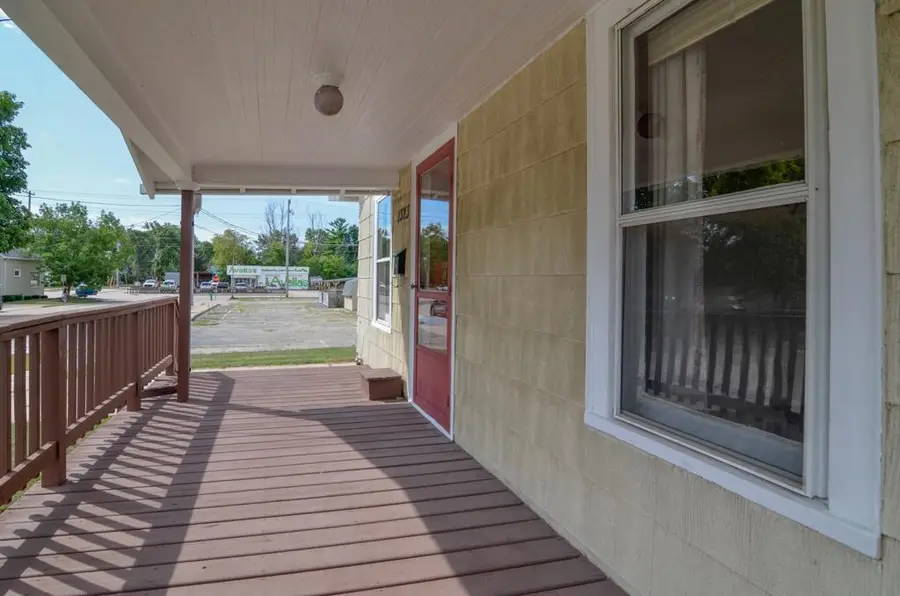 1323 N KENILWORTH AVENUE, Appleton, WI 54911 - #3
