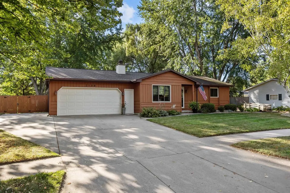 2108 S HORIZON DRIVE, Appleton, WI 54915 - #1