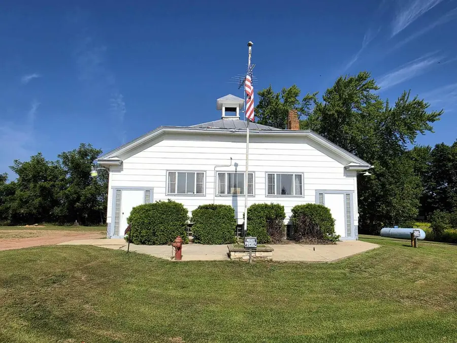 N11401 STATE ROAD 22, Clintonville, WI 54929 - #2