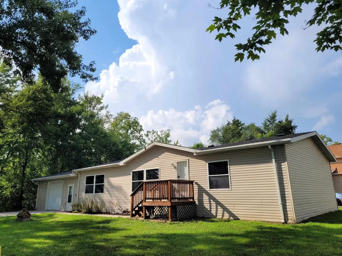 E8568 MARKET STREET, New London, WI 54961 - #1