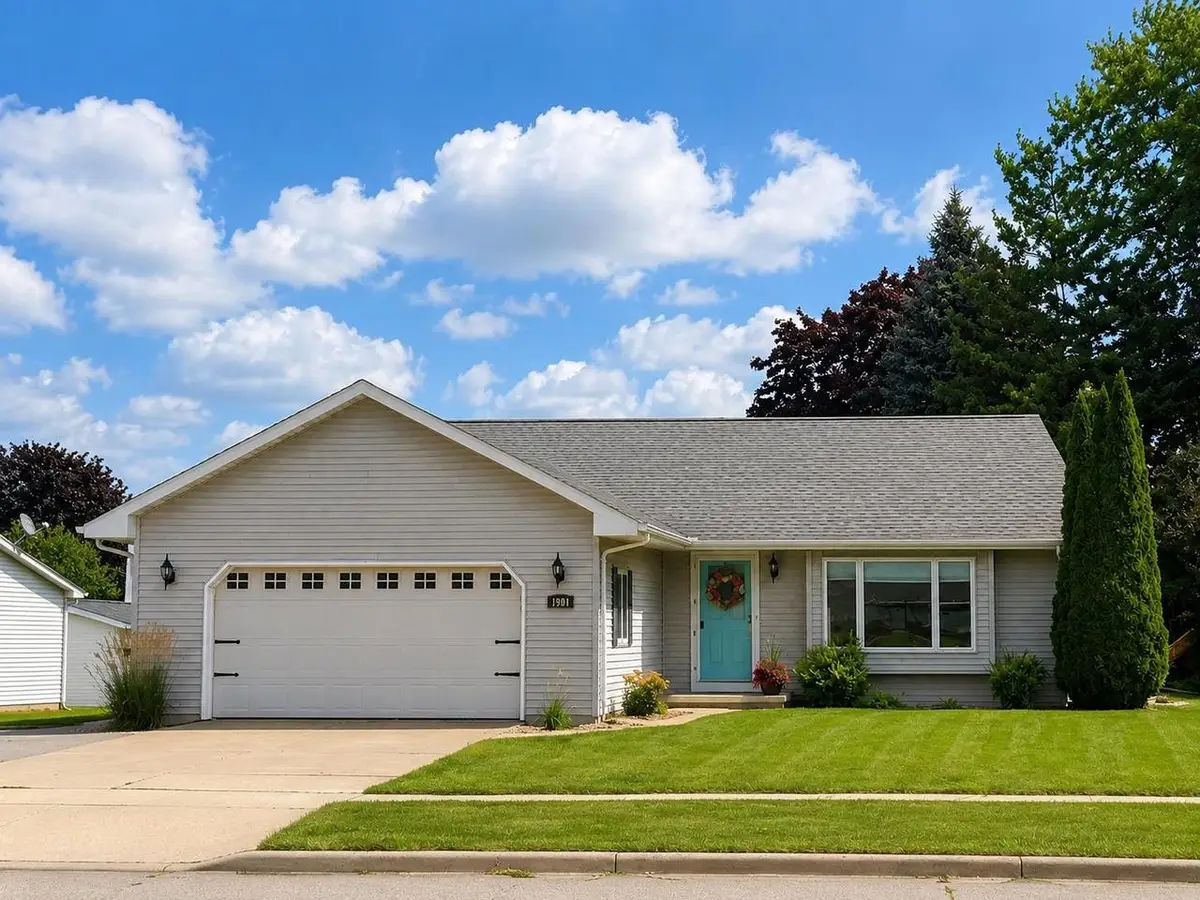 1900 FIELDCREST DRIVE, Kaukauna, WI 54130 - #1