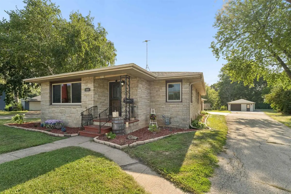 1805 ALGOMA BOULEVARD, Oshkosh, WI 54901 - #1