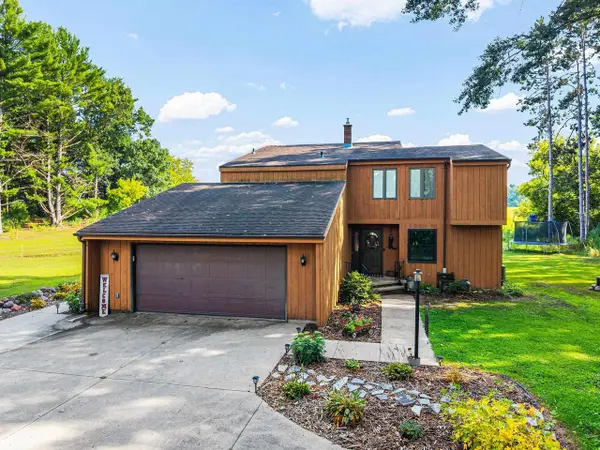 E8643 PINE VALLEY LANE, Fremont, WI 54940