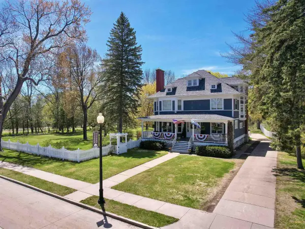 2115 RIVERSIDE AVENUE, Marinette, WI 54143