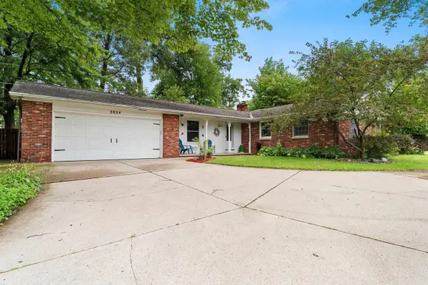 2624 OAKWOOD DRIVE, Green Bay, WI 54304